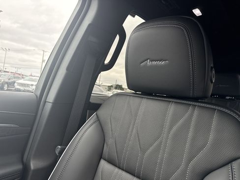 New 2026 Buick Enclave Avenir image 24