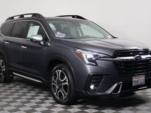 Used 2023 Subaru Ascent Touring AWD/4WD image 3