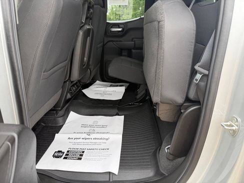 Used 2021 Chevrolet Silverado 1500 LT AWD/4WD image 24
