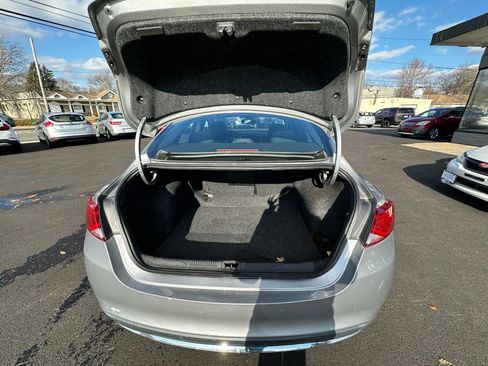 Used 2015 Chrysler 200 Limited w/ Convenience Group image 9