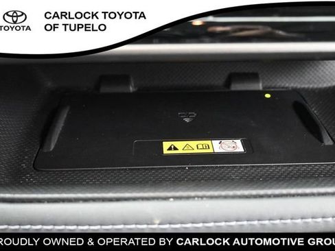Used 2023 Toyota Highlander XLE AWD/4WD image 40