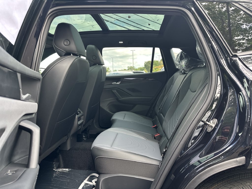 New 2026 Volkswagen Tiguan SE R-Line AWD/4WD image 18