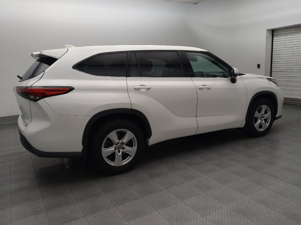 Used 2021 Toyota Highlander LE FWD image 10