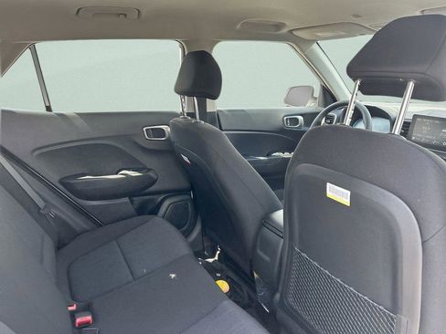 Used 2026 Hyundai Venue SE FWD image 21