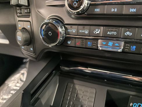 New 2026 Ford F250 Lariat w/ Black Appearance Package AWD/4WD image 14