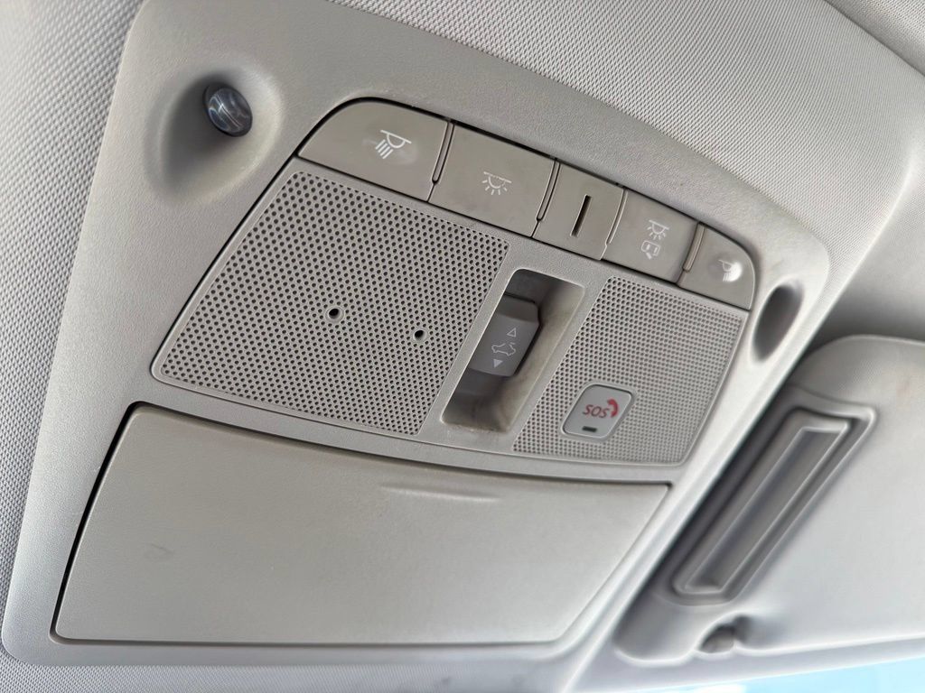 Used 2021 Nissan Armada SL w/ Captain's Chairs Package RWD image 23