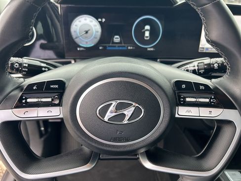 Used 2022 Hyundai Elantra Limited image 22