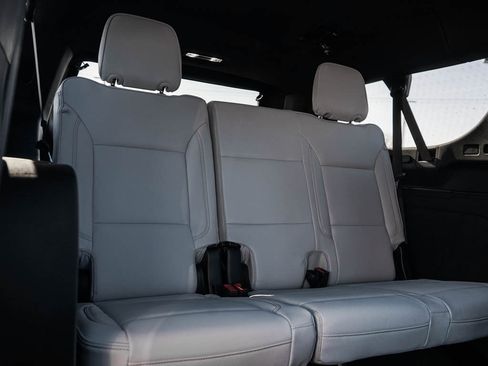 New 2025 Chevrolet Suburban Premier image 13