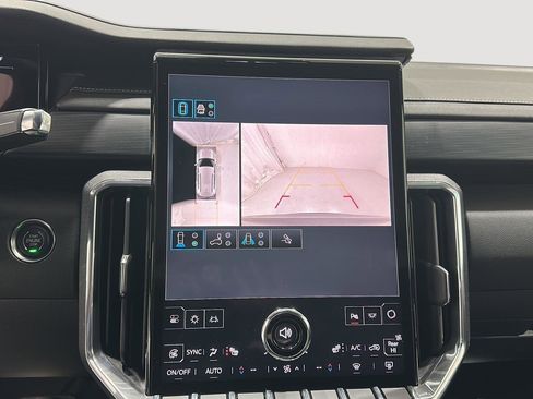 Used 2025 GMC Acadia Elevation image 13