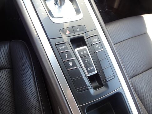 Used 2019 Porsche 911 Carrera image 12