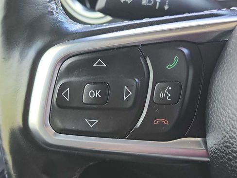 Used 2018 Jeep Wrangler Unlimited Sahara AWD/4WD image 28