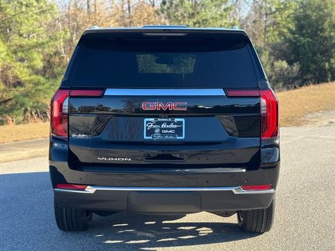 New 2026 GMC Yukon Elevation image 12