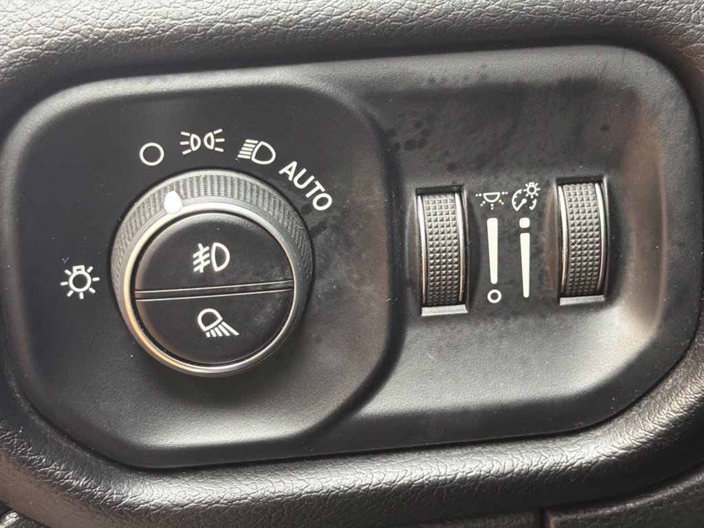 Used 2024 RAM 2500 Laramie AWD/4WD image 22