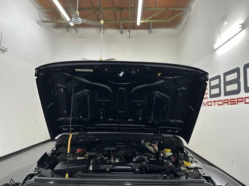 Used 2021 Jeep Wrangler Sport AWD/4WD image 5