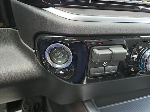 New 2026 GMC Sierra 1500 SLT image 25