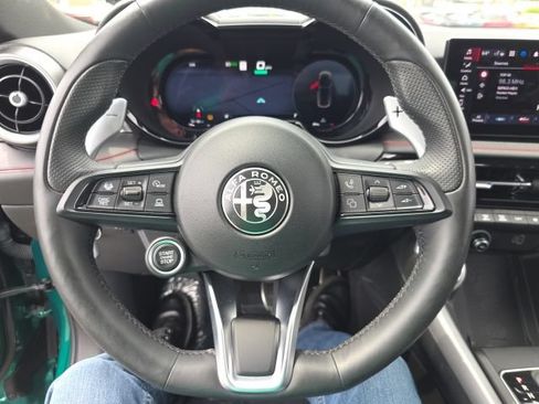 Used 2025 Alfa Romeo Tonale Tributo Italiano AWD/4WD image 17