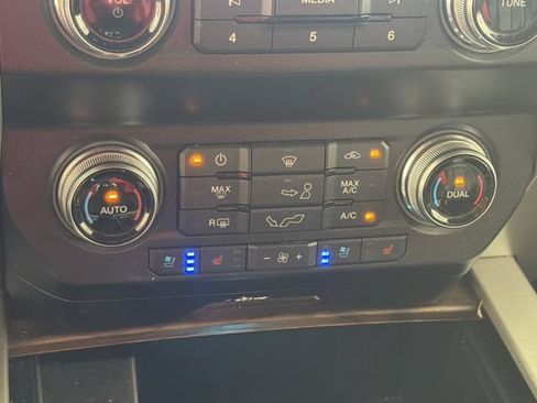 Used 2019 Ford F150 Lariat w/ Equipment Group 502A Luxury AWD/4WD image 11
