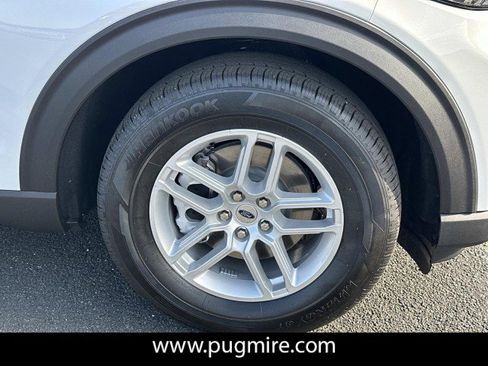 New 2026 Ford Explorer Active RWD image 12