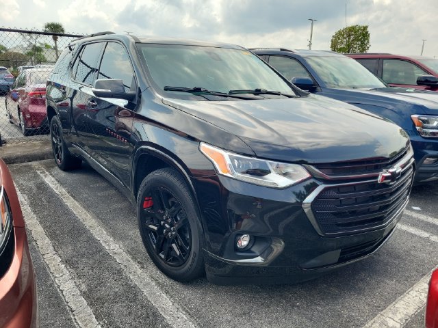 Used 2021 Chevrolet Traverse Premier w/ Redline Edition FWD image 2