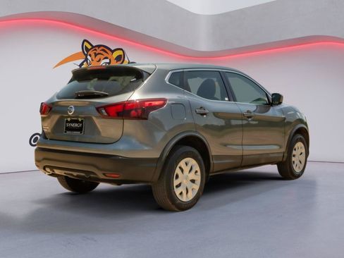 Used 2018 Nissan Rogue Sport S FWD image 5