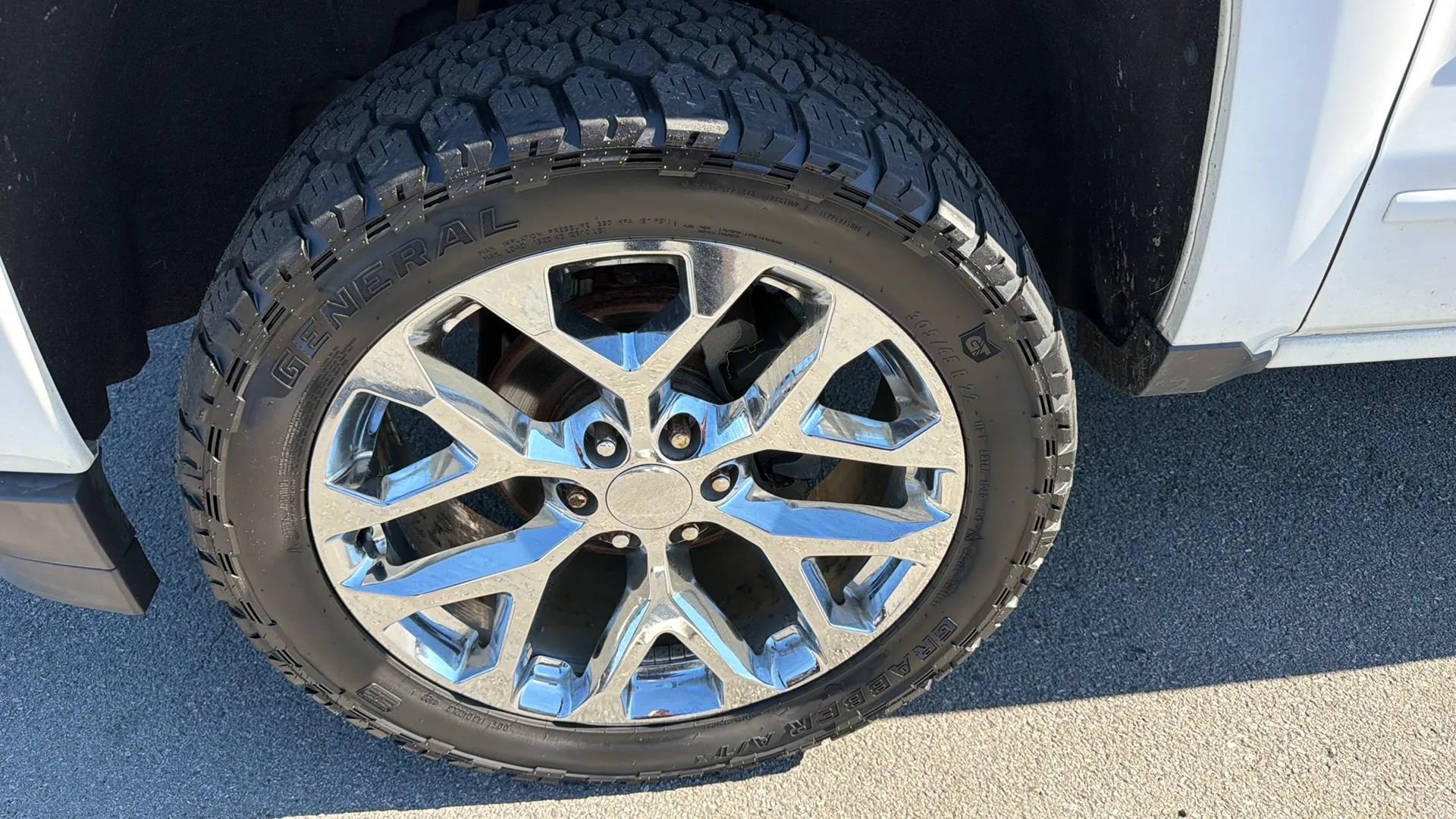 Used 2016 Chevrolet Silverado 1500 LT w/ All Star Edition AWD/4WD image 11