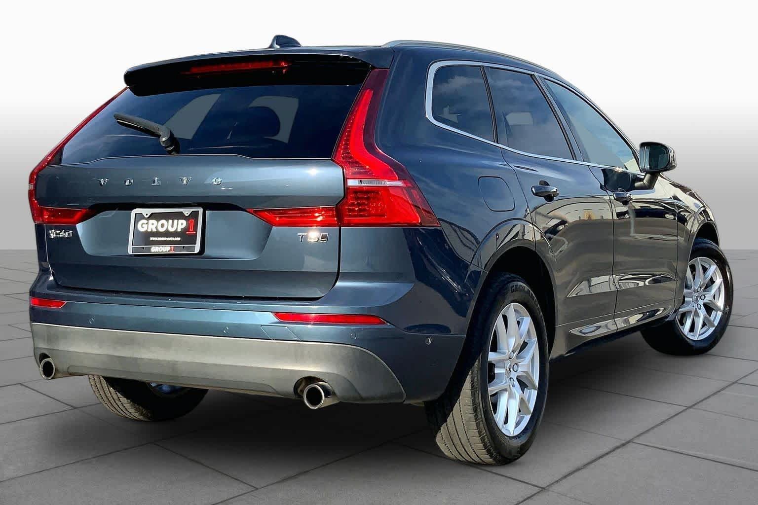 Used 2018 Volvo XC60 T5 Momentum w/ Vision Package AWD/4WD image 13