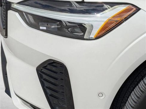 Used 2023 Volvo XC60 T8 Ultimate w/ Protection Package Premier image 9