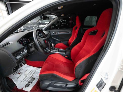 Used 2023 Honda Civic Type R image 9