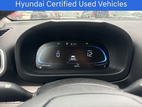 Certified 2025 Hyundai Venue SEL FWD image 7