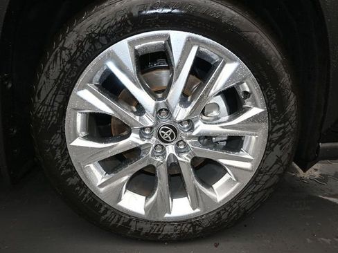 New 2026 Toyota Highlander Limited image 18