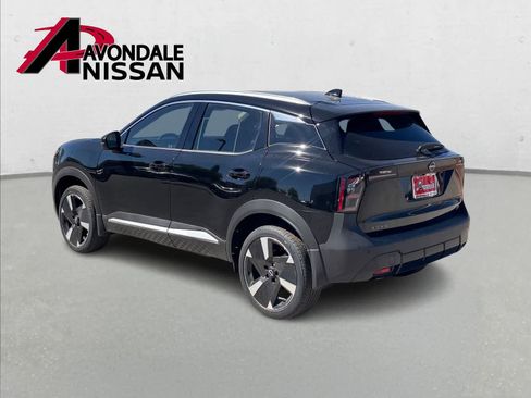 New 2026 Nissan Kicks SR w/ SR Premium Package FWD image 5