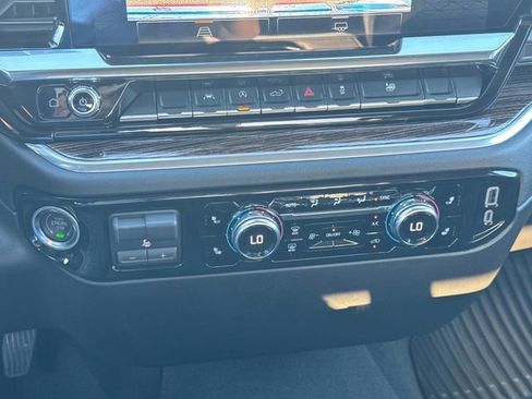 New 2026 GMC Sierra 1500 Elevation image 29