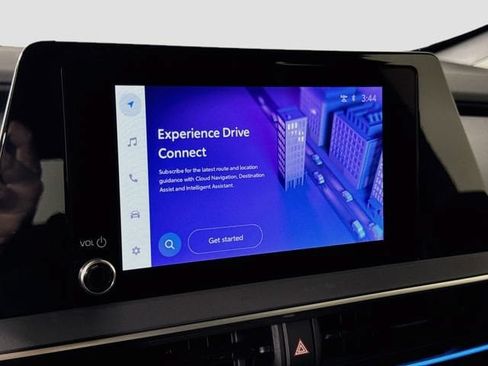 Certified 2026 Toyota Prius XLE FWD image 16