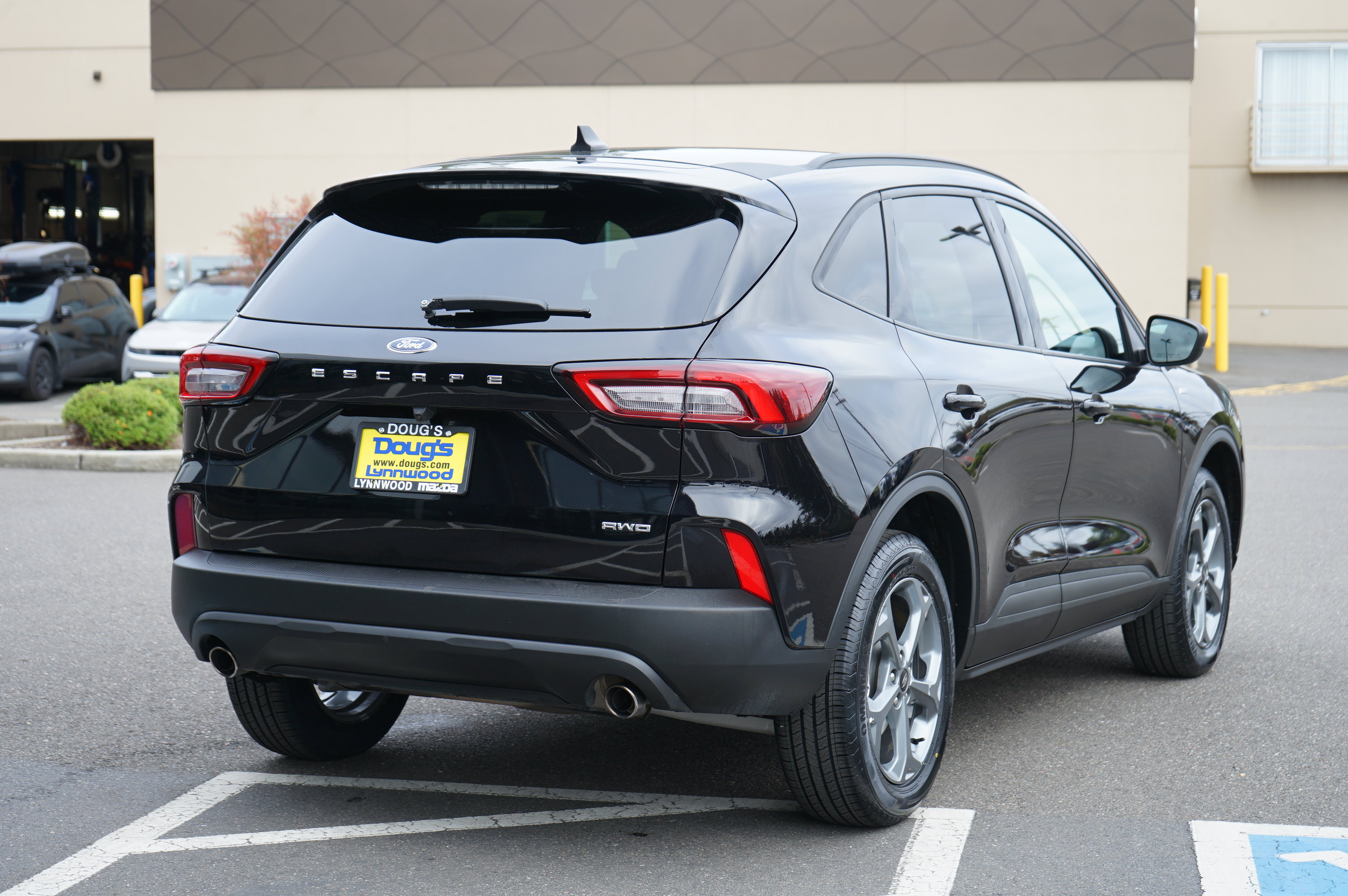 Used 2025 Ford Escape ST-Line AWD/4WD image 4