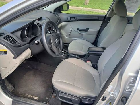 Used 2010 Kia Forte LX w/ Convenience Pkg FWD image 16
