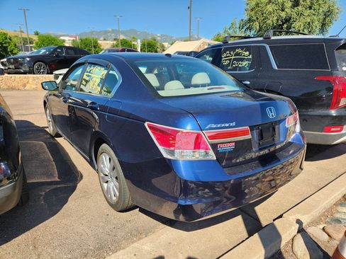 Used 2011 Honda Accord EX-L image 8