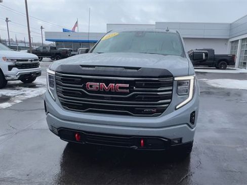 Used 2025 GMC Sierra 1500 AT4 w/ AT4 Premium Package image 3