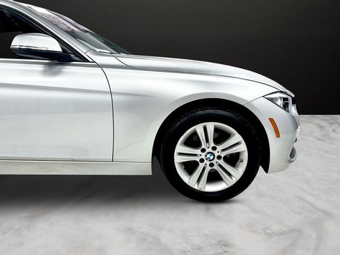 Used 2017 BMW 330i xDrive Sedan AWD/4WD image 36