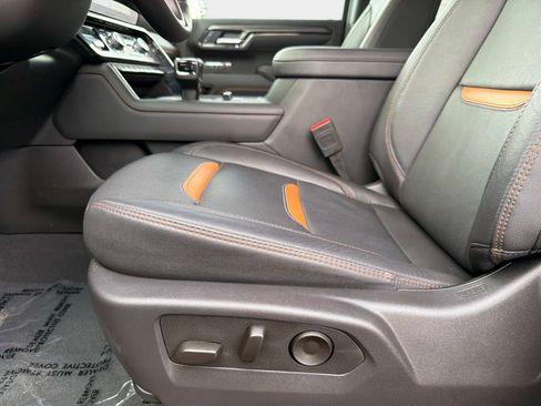 Used 2025 GMC Sierra 1500 AT4 w/ AT4 Premium Package AWD/4WD image 31