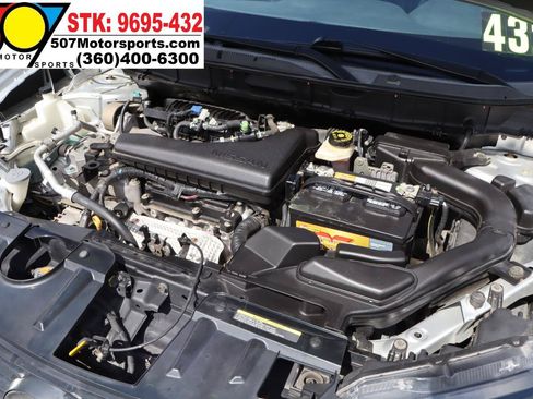 Used 2018 Nissan Rogue SV AWD/4WD image 26