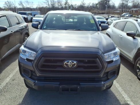 Used 2022 Toyota Tacoma SR w/ SR Convenience Package image 2