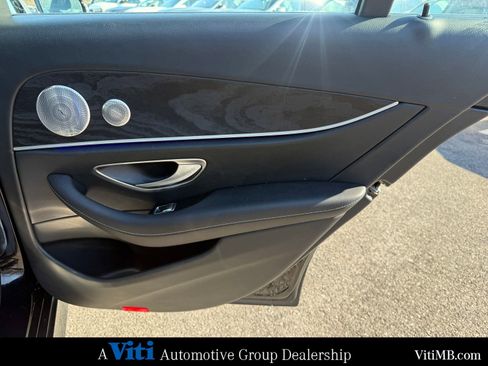 Used 2018 Mercedes-Benz E 300 4MATIC image 26