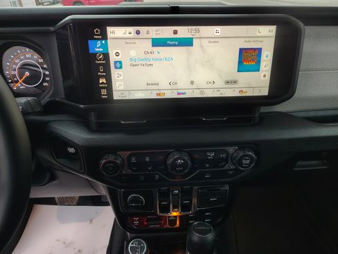 New 2026 Jeep Gladiator Sport image 28