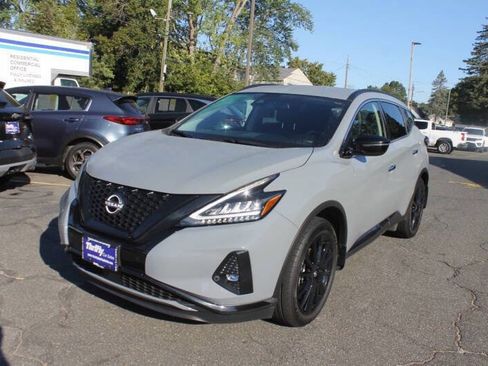 Used 2024 Nissan Murano SV w/ SV Midnight Edition Package image 6