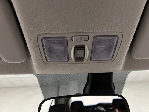 Used 2025 Hyundai Venue SEL image 50