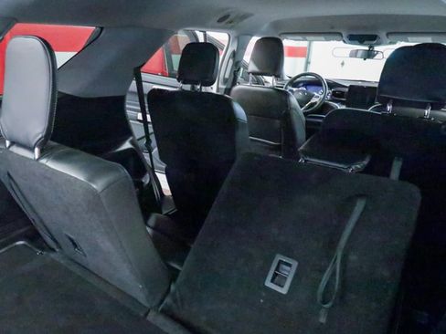 Used 2021 Ford Explorer XLT w/ Equipment Group 202A RWD image 30