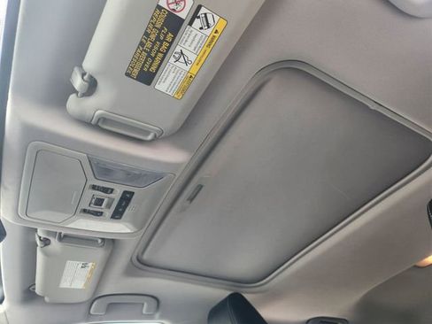 Used 2020 Toyota RAV4 Limited image 19