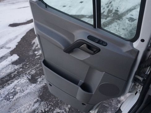 Used 2014 Freightliner Sprinter 2500 image 16