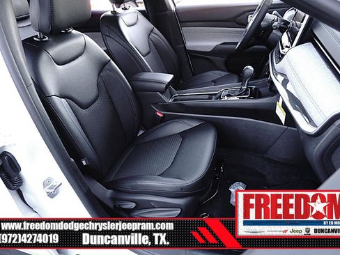 New 2026 Jeep Compass Latitude image 15