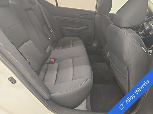 Used 2024 Nissan Altima 2.5 SV FWD image 12